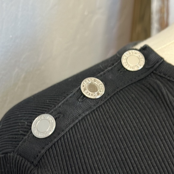 Ralph Lauren Size Medium Black Ribbed Top w Silver Button Shoulder accent detail - Picture 3 of 7